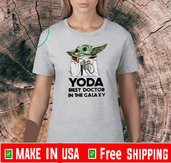 Yoda Hug best doctor in the galaxy Tee Shirts