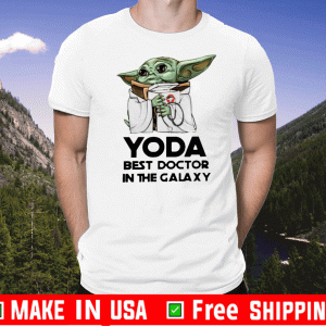 Yoda Hug best doctor in the galaxy Tee Shirts