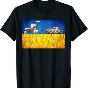 Ukrainian Farmer Tractor Tank Meme Ukraine Tractor 2022 T-Shirt