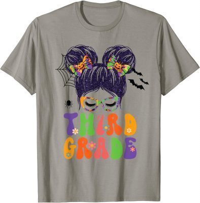 Back To School Groovy 3rd Grade Halloween Vibes Messy Bun Funny T-Shirt