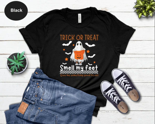 Funny Smell My Feet, Trick or Treat, Happy Hallowen ,Ghost T-Shirt