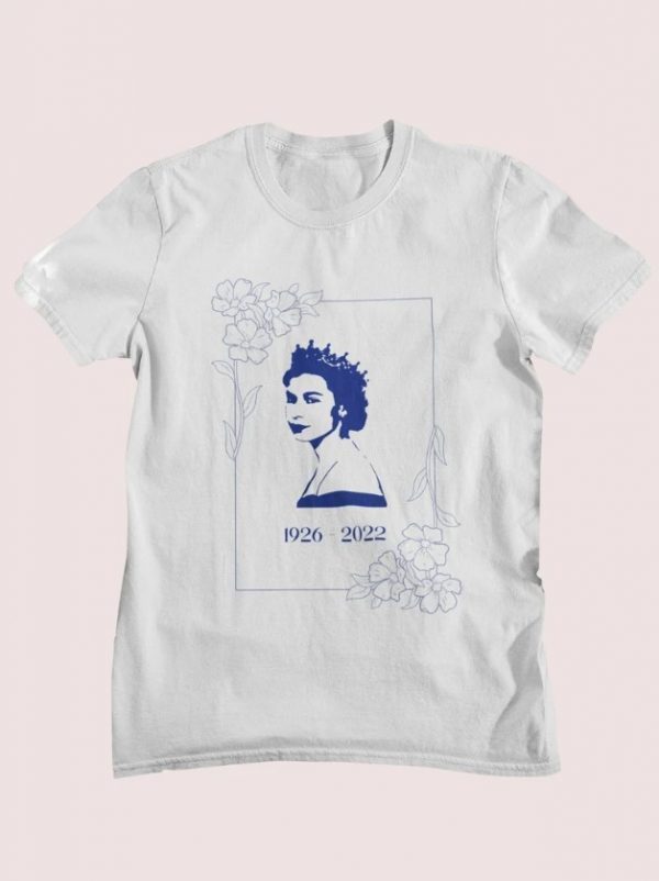 Queen Elizabeth 1926-2022 , In loving Memory of Her Majesty the Queen Elizabeth II Unisex T-Shirt