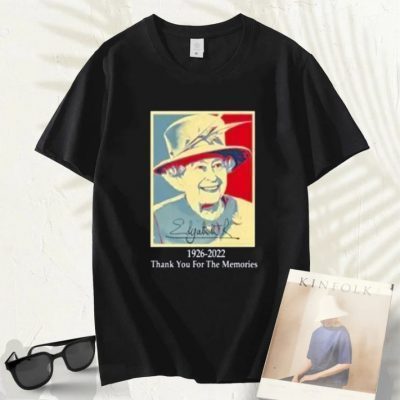 Retro RIP Queen Elizabeth 1926 - 2022 T-Shirt