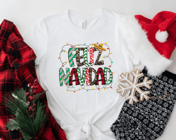 Feliz Navidad Shirt, Camiseta Navideña Para Latinas, Merry Christmas Shirt, Latinas Cactus y Sombrero, Mexican Christmas Holiday, Merry Xmas