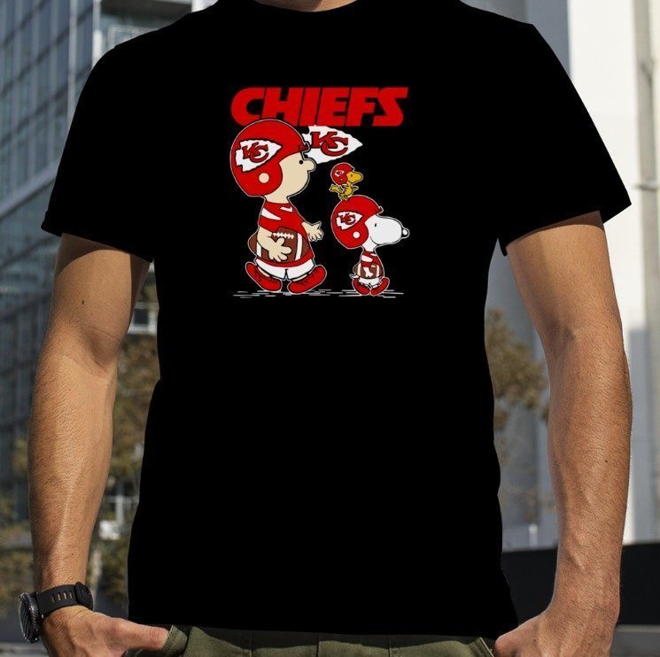 Snoopy And Charlie Playing Kansas City Chiefs Gift T-Shirts - HollyTees