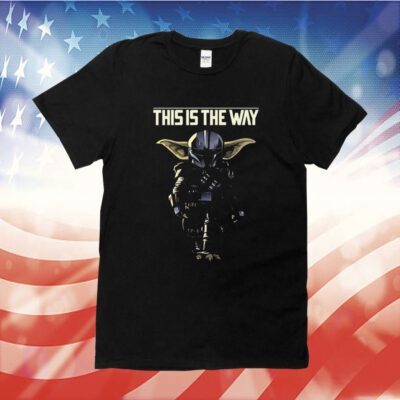 Yoda Donning The Armor Of A Mandalorian Wallpaper TShirt