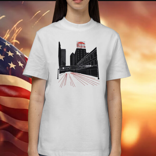 DES MOINES SKYLINE UMBRELLA T-SHIRT