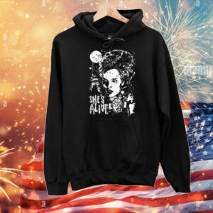 Bride of Frankenstein she’s alive T-Shirt